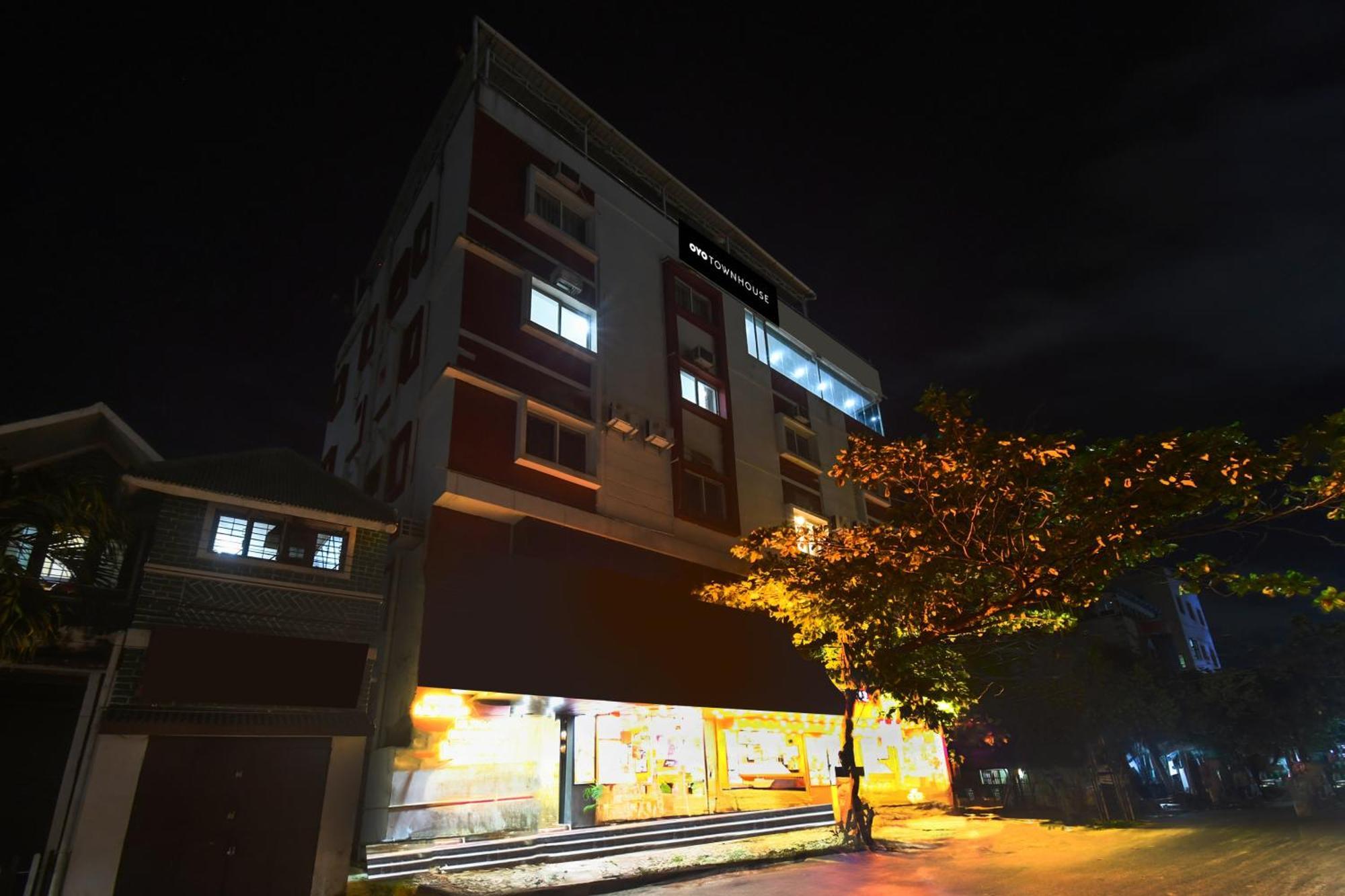 Super Townhouse Best Inn Khandagiri Exterior foto